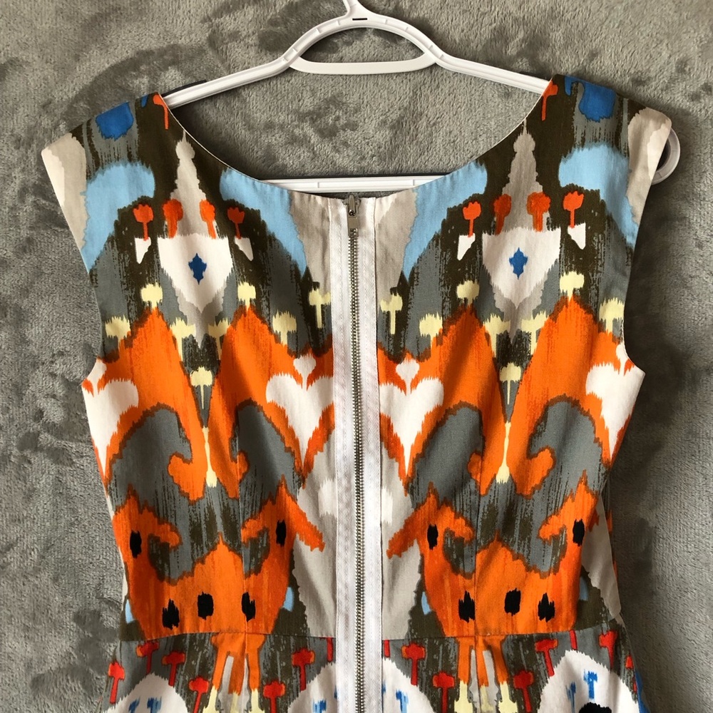 Maggie London Women Dress Size 4 Scoop Neck Sleeveless Artsy Zipper Fitted - Picture 8 of 14